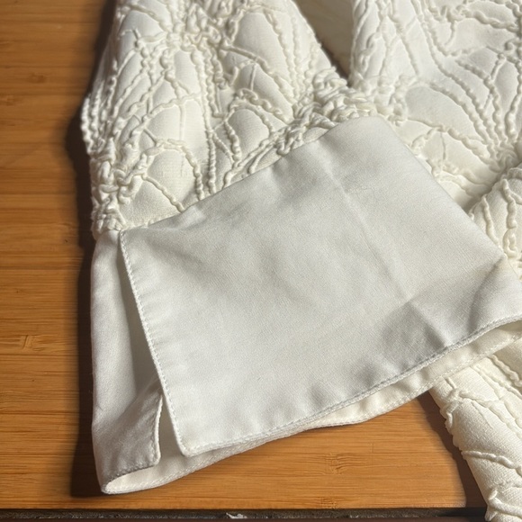 Anne Fontaine- Venise 3/4 Sleeve White Textured Top. Size US 6-8 - Picture 7 of 10